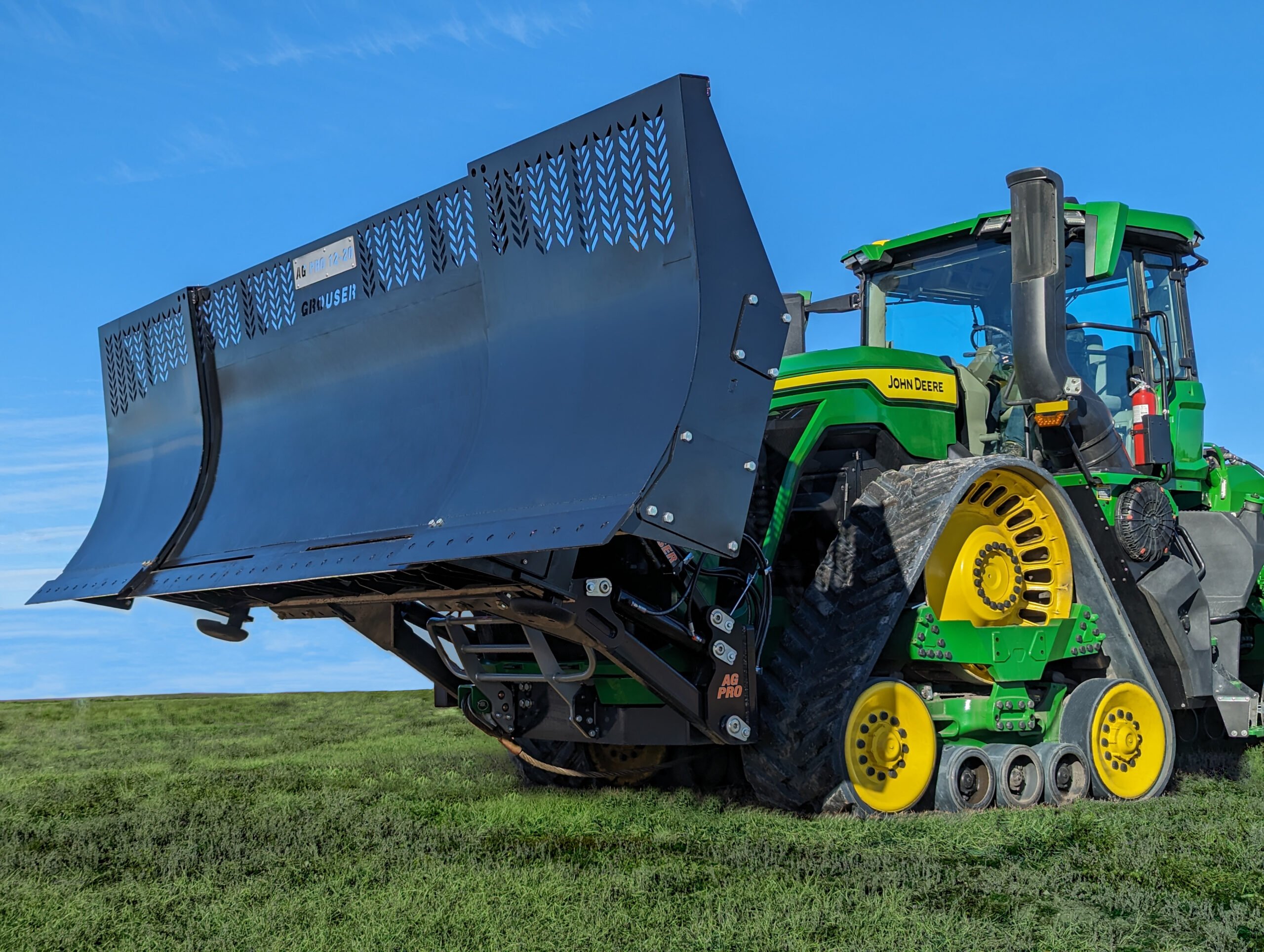 AG Pro XWide Front Hitch - Grouser Products, Inc.